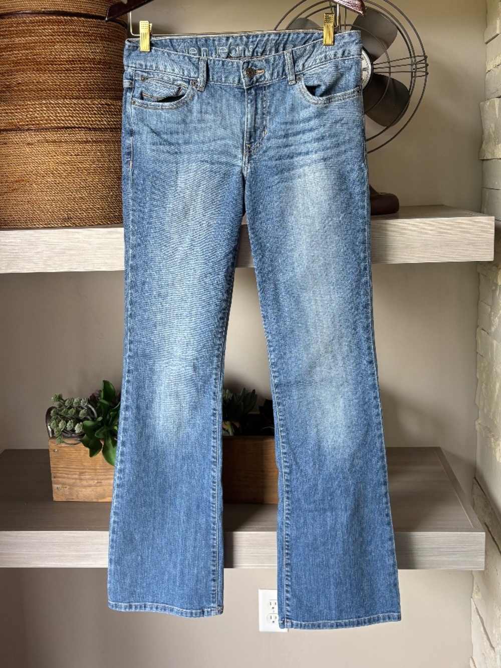 Calvin Klein Flare Jeans 8 1/2" Rise Stretch Flare Size 8/29